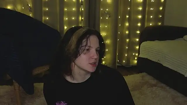 LatinaHuguenin online show from March 21, 10:15 pm