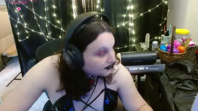 Salacious Sage online show from April 5, 10:09 pm