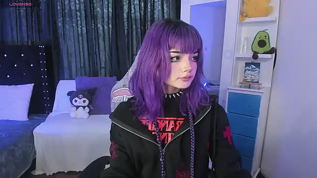 ravencollen online show from February 17, 5:45 pm