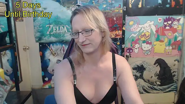 Savanah Banana  online show from May 17, 10:36 am