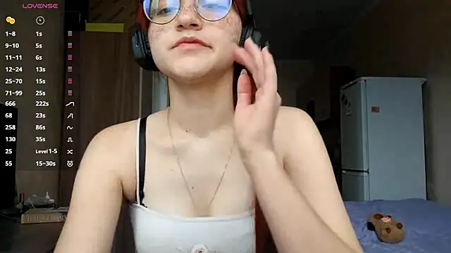 AnnikaDidomenico online show from November 11, 8:33 am