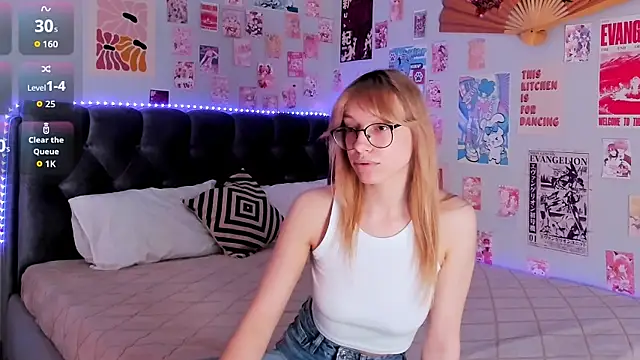 CindyMoriLove online show from April 13, 5:42 am