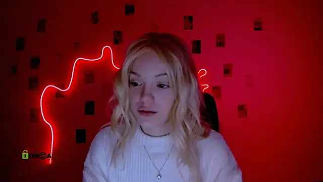 mia starrr  online show from February 8, 8:12 pm