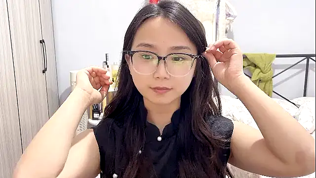 Hmm 0303 online show from April 7, 4:42 pm