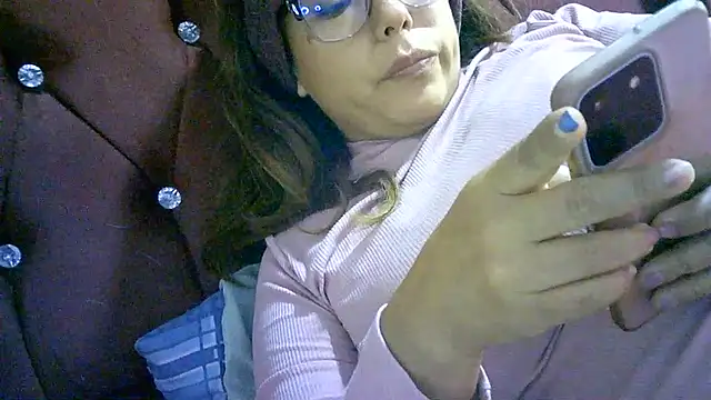Zulreyna online show from May 26, 5:07 am