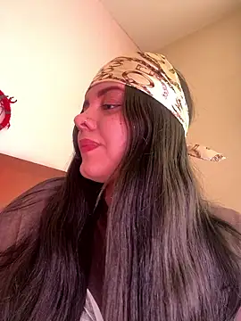 candicewest  online show from January 7, 4:32 pm