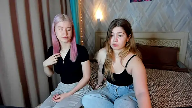 Lory Reed online show from November 7, 4:07 am