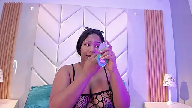 BrendaFernandez  online show from June 10, 9:13 pm