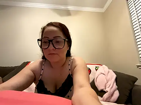 Love Couple01 online show from November 7, 7:36 am