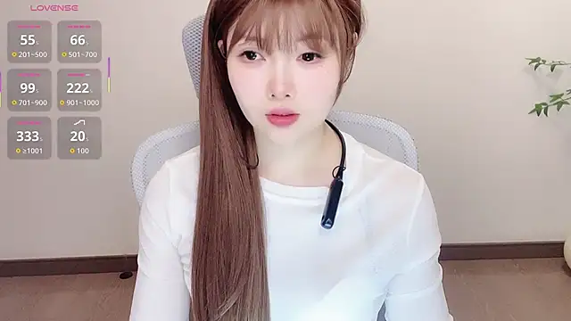 Insist6 online show from April 10, 12:44 pm