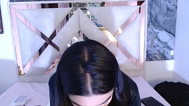 tael novacs online show from December 15, 4:40 am