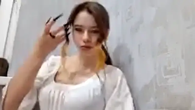 AwnyGrub online show from November 11, 4:37 pm