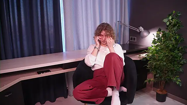 MinaBelsey online show from November 18, 2:34 am