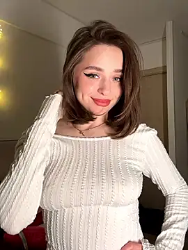 yoyogirlx online show from January 17, 2:24 pm