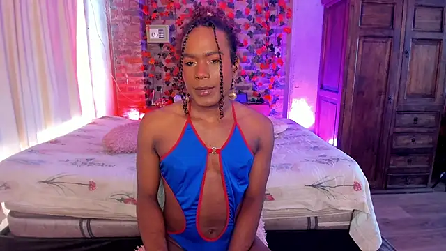 LaGoldenBitch online show from November 20, 2:18 pm