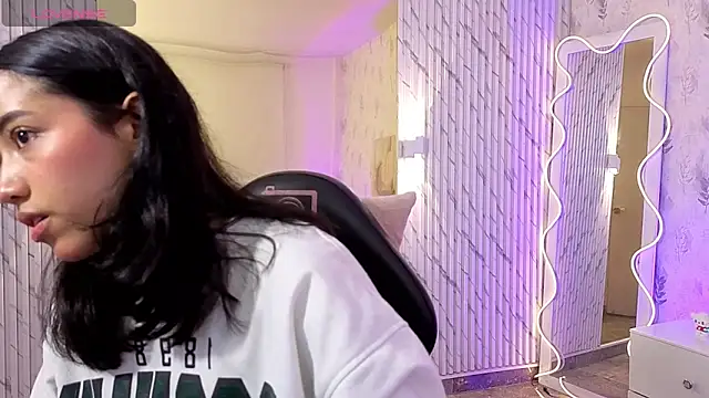 Joselyn tay online show from April 5, 12:04 pm