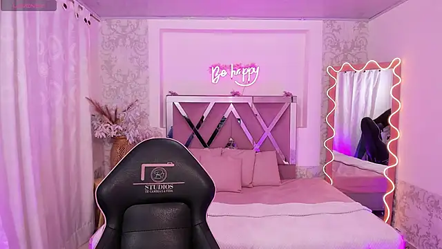 ISABELA TAY online show from January 9, 6:12 pm