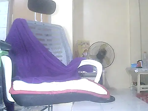 loriepinay46 online show from March 1, 8:30 pm