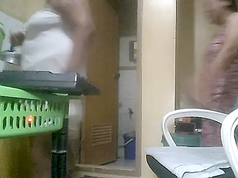 loriepinay46 online show from February 28, 3:44 pm