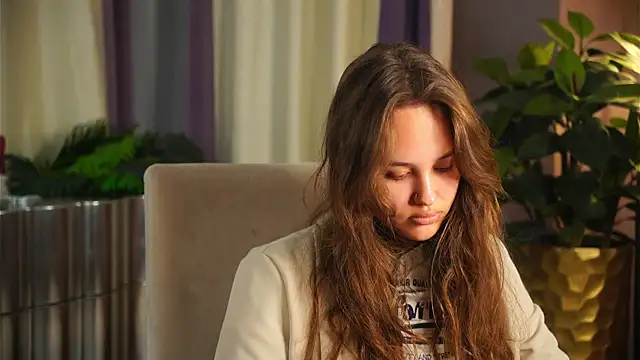 AlesiaTouhey online show from November 17, 12:06 pm