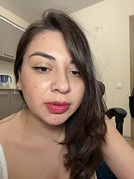 Lovynna online show from March 31, 7:25 pm