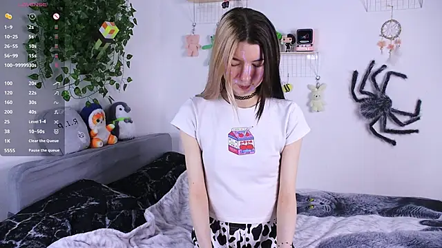 Emmie shy online show from December 17, 12:53 pm