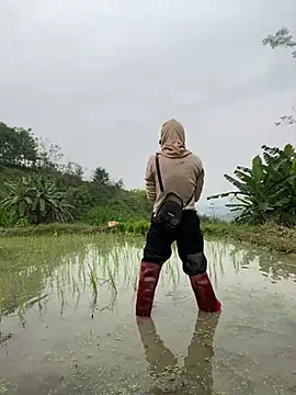 pitty mymi online show from March 12, 7:22 am