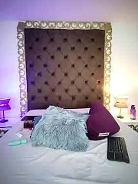 AlinaMilf online show from February 8, 9:50 pm