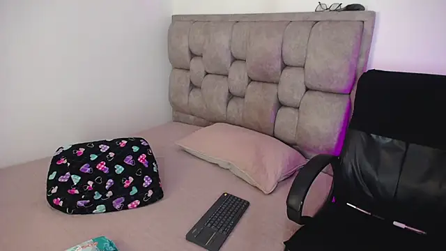 kaily monroe online show from January 14, 10:26 pm