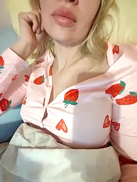 NaughtyClaudia  online show from December 13, 8:15 pm