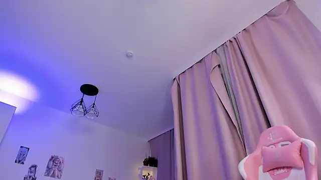 Tiffany Paw online show from February 8, 3:43 am