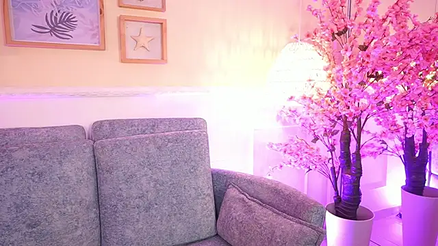 MeganLowell online show from March 3, 7:20 pm