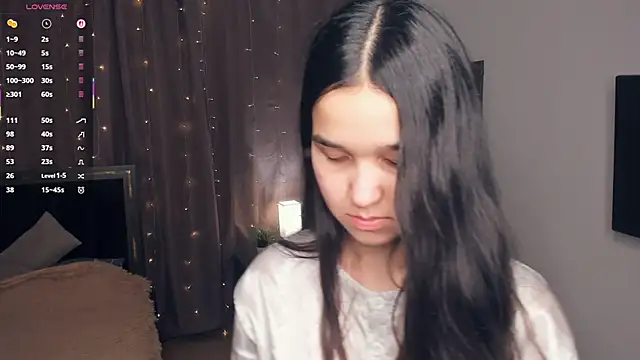 MeliaMelchiori online show from January 18, 7:15 am