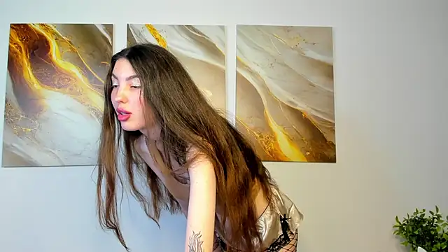 LiraRevery online show from November 25, 3:31 am