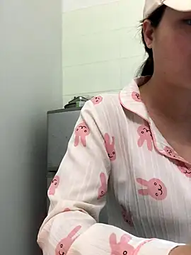 Miumiu95x online show from December 16, 7:36 am