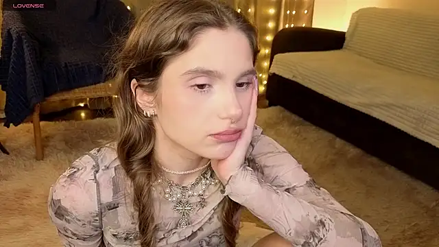 RozanneJordan online show from April 10, 5:30 pm