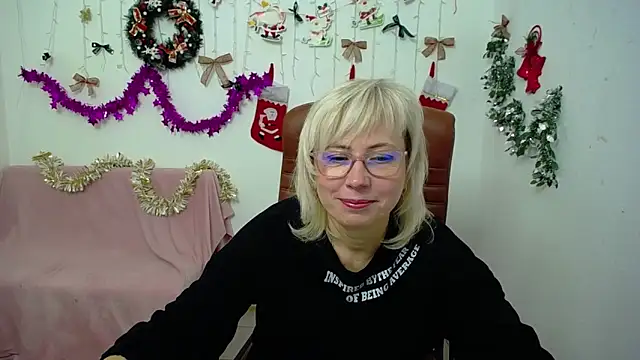 LaurenWishy online show from December 22, 12:52 pm