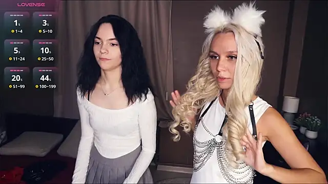 LorrieWilcinski online show from November 30, 6:28 am