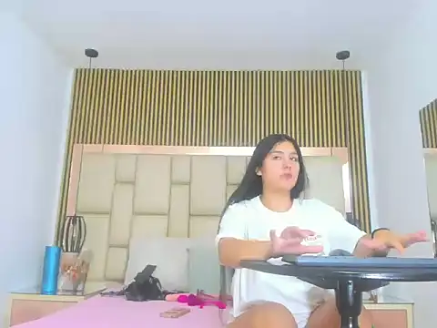 HannaANDcherri online show from November 25, 8:09 pm