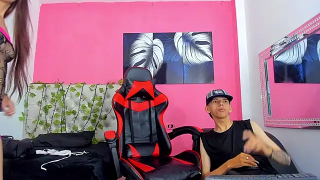 MiaAndTeylor online show from November 21, 7:38 pm