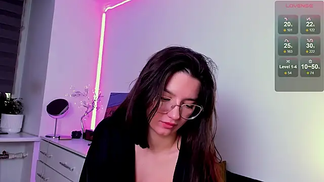 miabellee online show from November 25, 7:58 pm