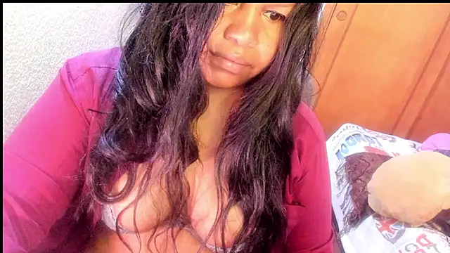 ebonycamelia online show from April 11, 1:15 pm