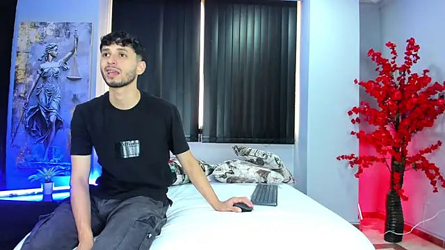 dracke and zara online show from April 13, 1:12 pm