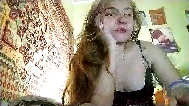 KikiBang online show from December 16, 7:53 pm