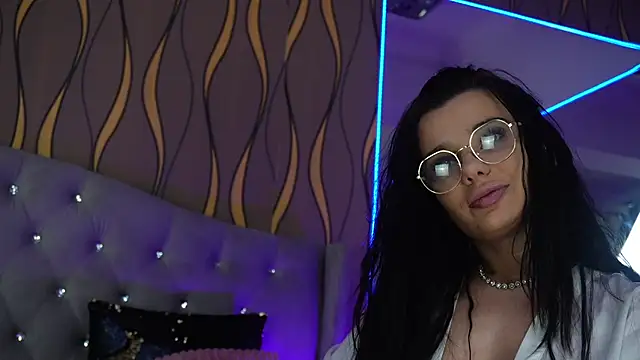 lovely sophia  online show from November 25, 6:04 am