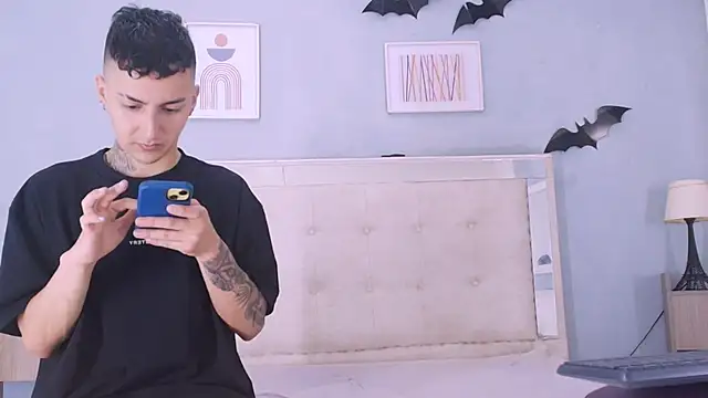 DamianAndMAximoo online show from December 1, 12:09 pm