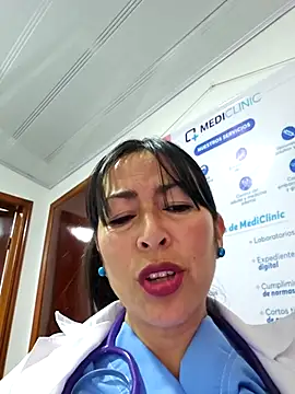 JustSamantha  online show from April 7, 11:12 am