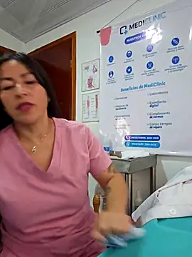 JustSamantha  online show from March 10, 1:04 pm