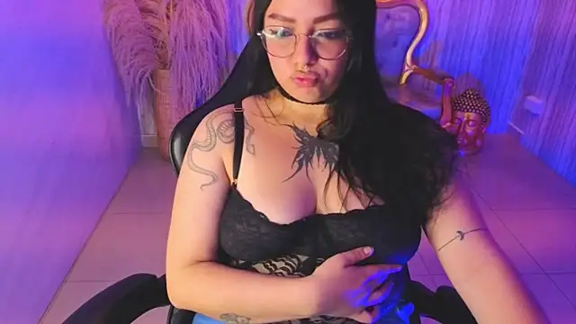 lexie s online show from December 5, 9:16 pm