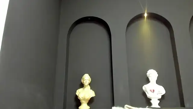 emilyrousee01 online show from April 4, 7:02 pm